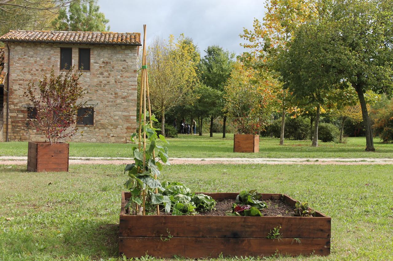 Le Torri Del Porto Hotel Todi Esterno foto