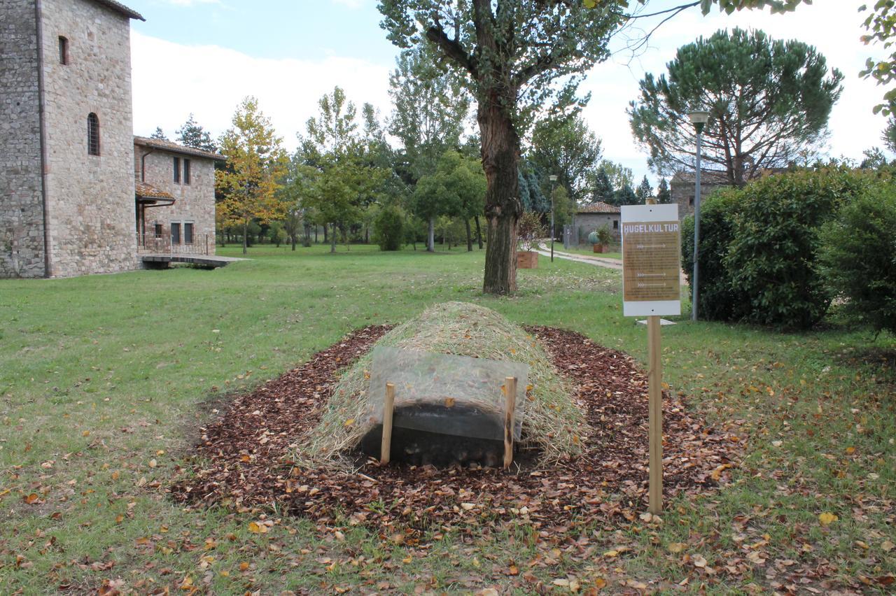 Le Torri Del Porto Hotel Todi Esterno foto