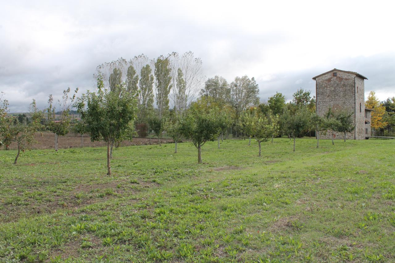 Le Torri Del Porto Hotel Todi Esterno foto