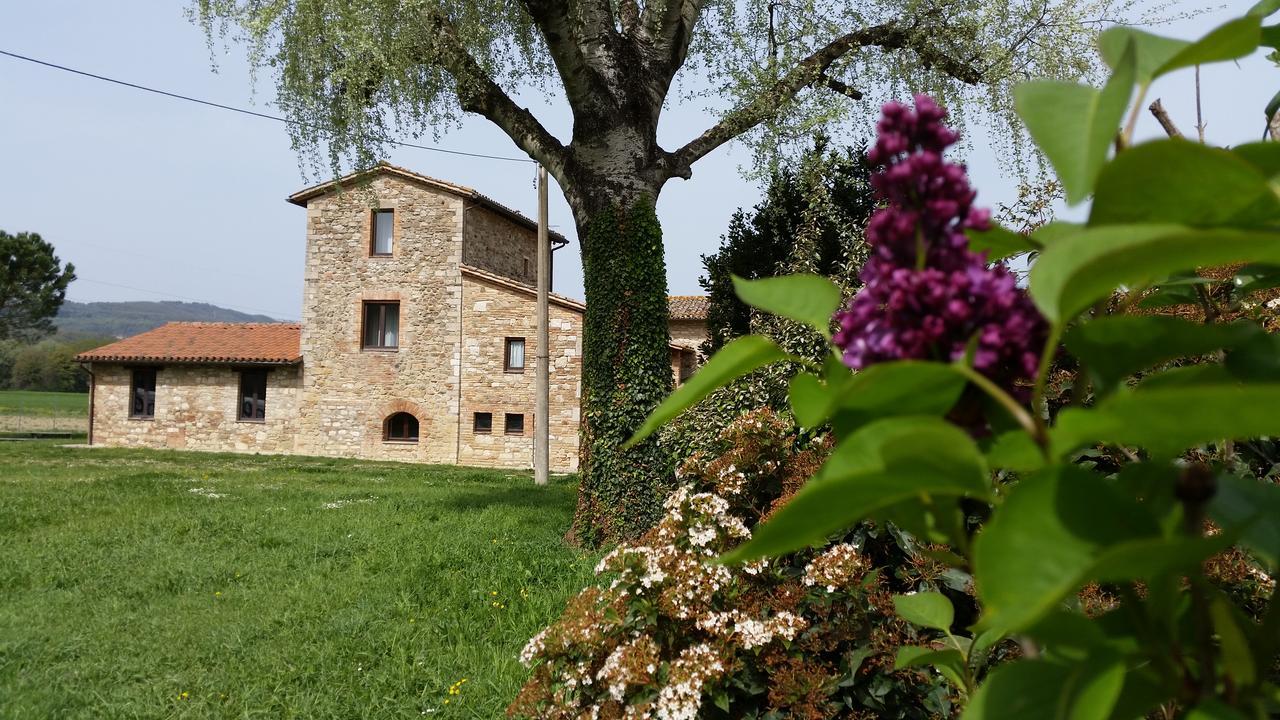 Le Torri Del Porto Hotel Todi Esterno foto