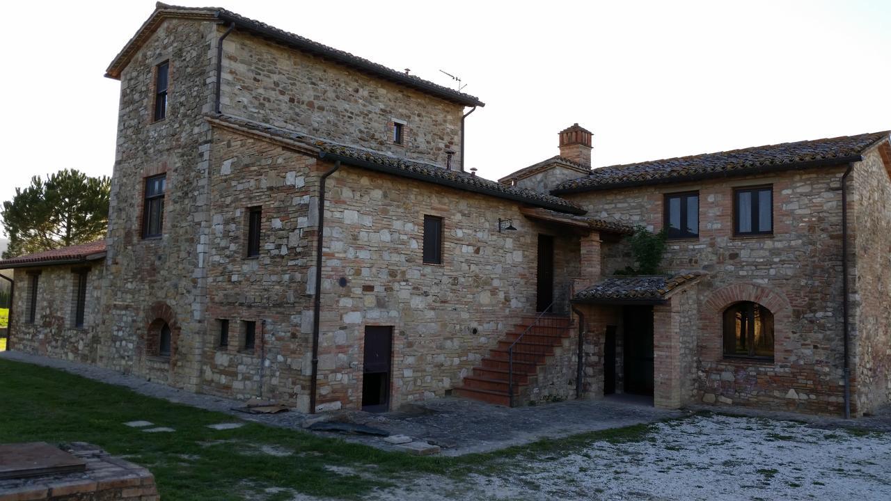 Le Torri Del Porto Hotel Todi Esterno foto