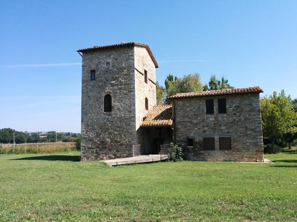 Le Torri Del Porto Hotel Todi Esterno foto